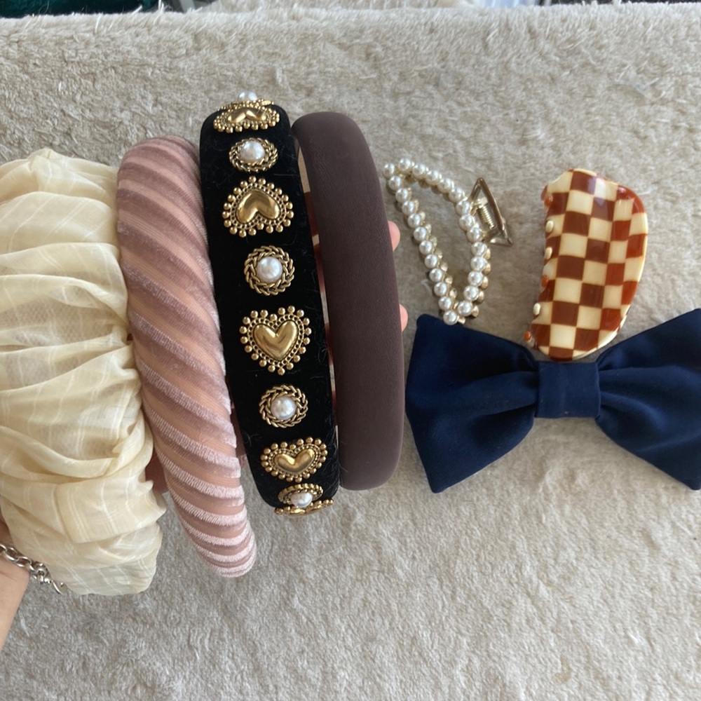 Hair bands and clips
